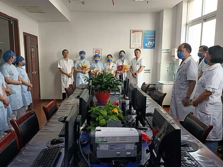医院服务，以人为本，追求卓越