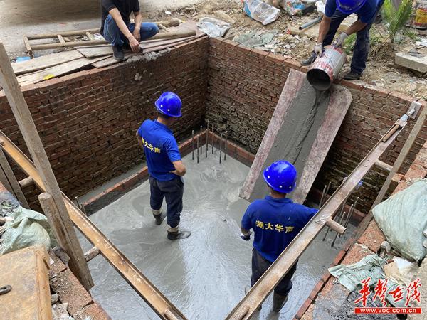 医院病床电梯与井道尺寸的合理设计，安全、便捷与人性化的考量