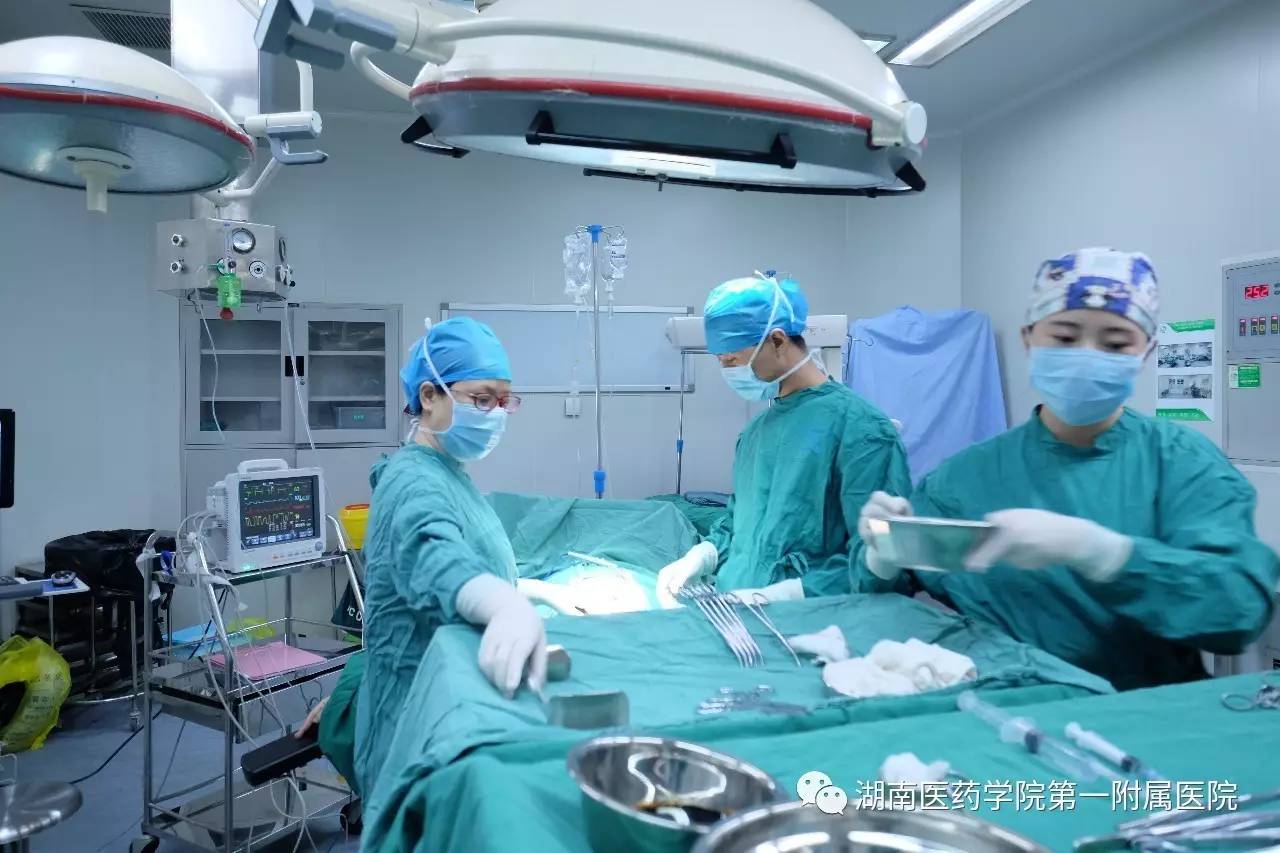 医院抢救，生死时速的震撼瞬间