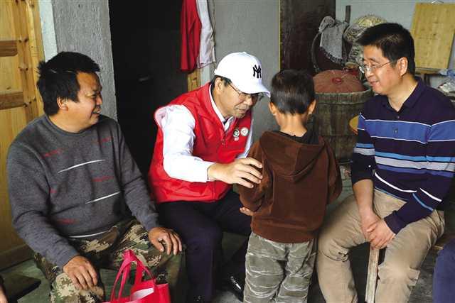 全国十强医药连锁，守护健康，共筑信任桥梁