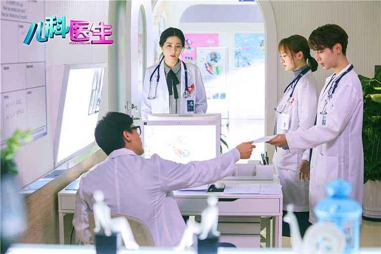 医生，医者仁心的使者——揭秘Doctor的读音与意义