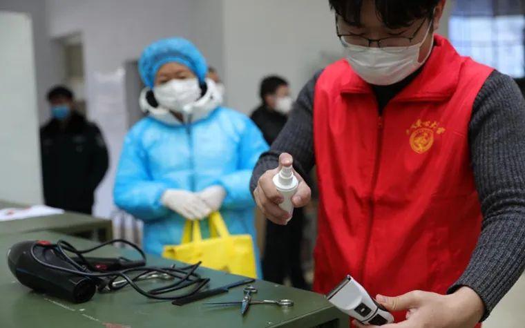 手术剪刀的消毒与安全，选择合适的消毒液浸泡方案