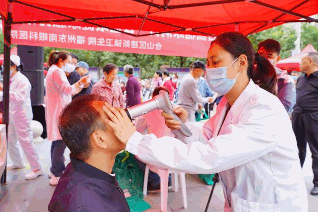 医院护士站灯箱，照亮温暖与希望的守护之光