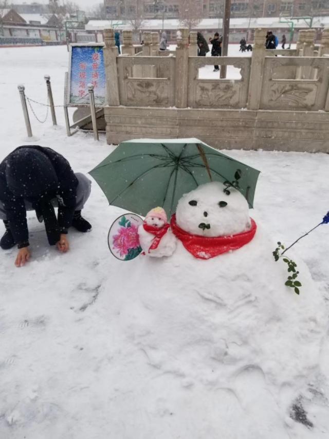 汽车与童年的梦幻交织，一幅幅图片中的成长记忆