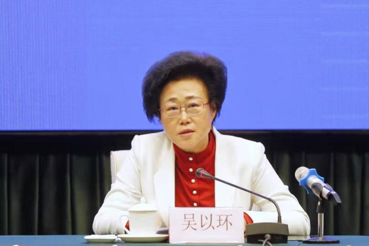 广东省新增本土确诊病例42例，疫情防控形势再敲警钟